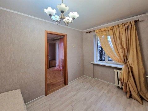 3-к квартира, 4/5 эт., 58м²