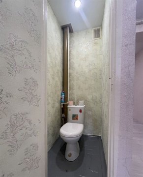 1-к квартира, 1/4 эт., 42м²