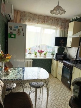 2-к квартира, 8/9 эт., 50м²