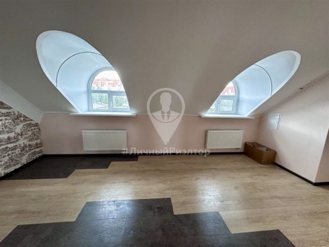 Дом 550м², участок 8 сот.