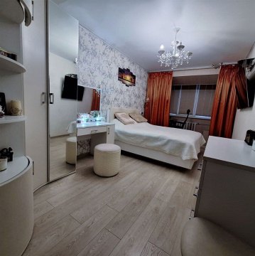 3-к квартира, 1/6 эт., 74м²