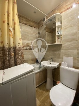 2-к квартира, 1/2 эт., 42м²