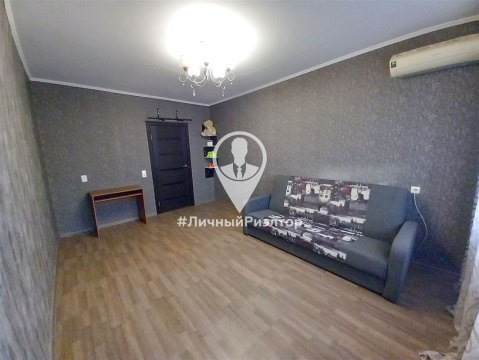 2-к квартира, 8/9 эт., 50м²