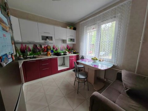 3-к квартира, 1/3 эт., 73м²