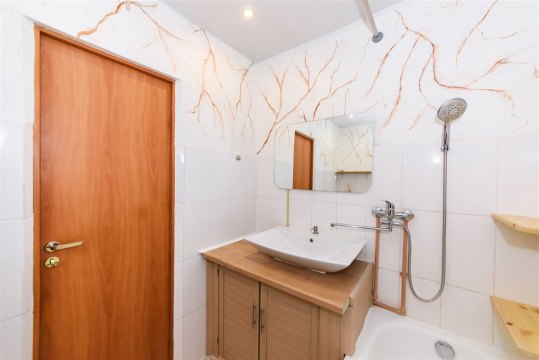 2-к квартира, 5/16 эт., 79м²