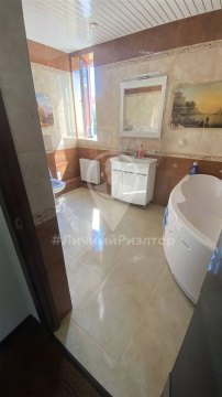 Дом 550м², участок 8 сот.