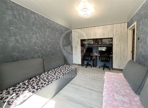 2-к квартира, 1/5 эт., 42м²