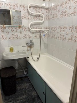 2-к квартира, 2/5 эт., 53м²