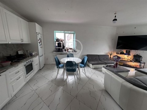 Дом 550м², участок 8 сот.