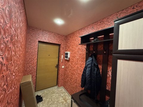 2-к квартира, 10/10 эт., 62м²