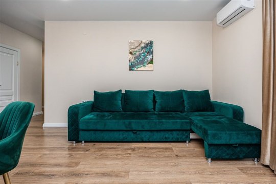 2-к квартира, 15/16 эт., 50м²