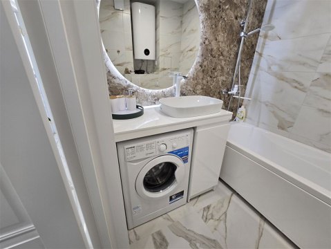 2-к квартира, 5/26 эт., 40м²
