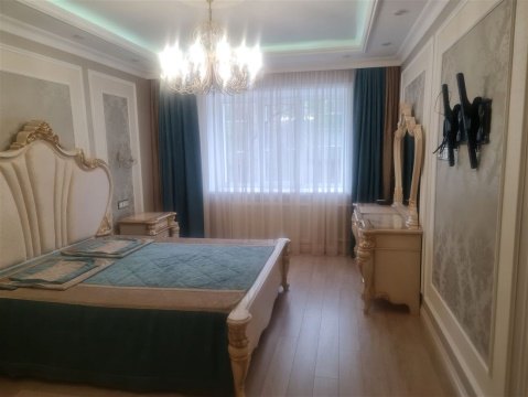 2-к квартира, 2/5 эт., 95м²