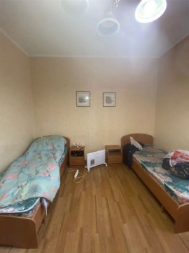 3-к квартира, 1/3 эт., 80м²