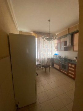 3-к квартира, 1/3 эт., 80м²
