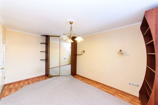 3-к квартира, 6/6 эт., 76м²