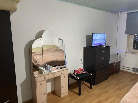1-к квартира, 12/17 эт., 42м²