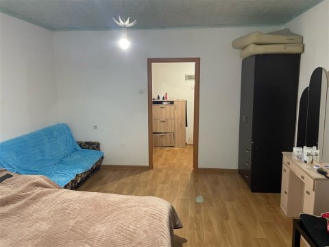 1-к квартира, 12/17 эт., 42м²
