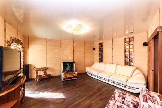 4-к квартира, 3/4 эт., 93м²