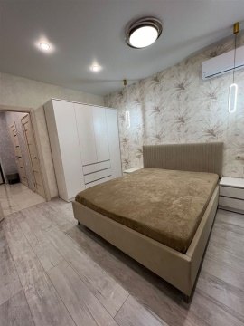 1-к квартира, 18/25 эт., 52м²