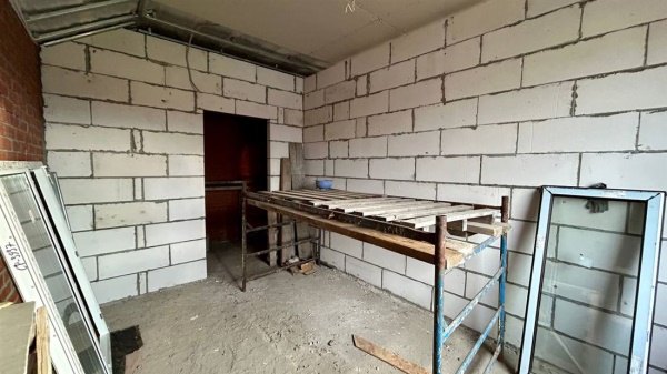 Дом 176м², участок 600 сот.