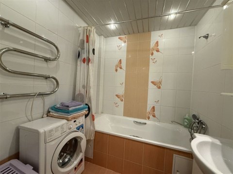 2-к квартира, 5/10 эт., 65м²