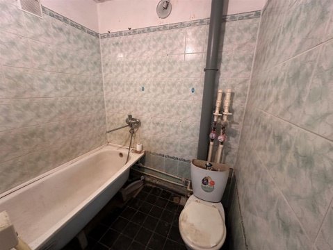 2-к квартира, 5/5 эт., 42м²