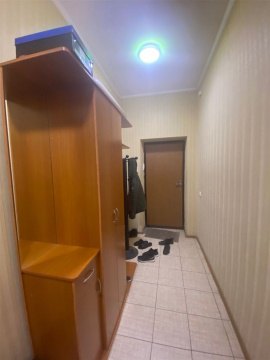 3-к квартира, 1/3 эт., 80м²