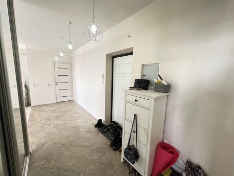 2-к квартира, 13/19 эт., 62м²