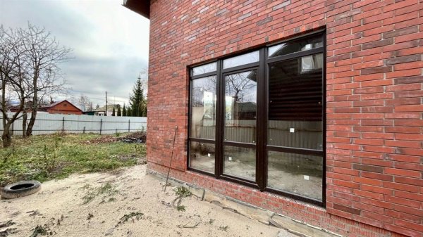 Дом 176м², участок 600 сот.