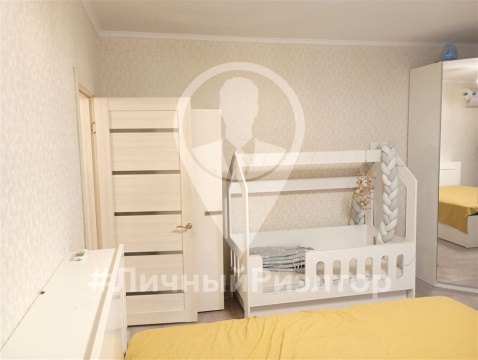 1-к квартира, 3/6 эт., 42м²